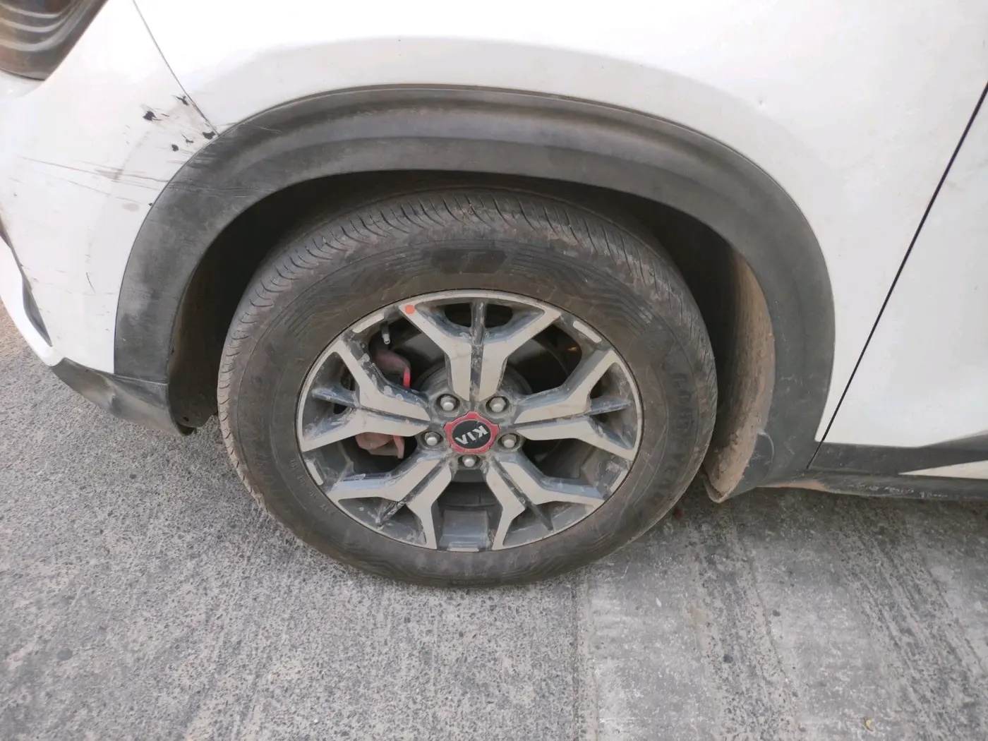 2019 KIA SELTOS GTX PLUS AT 1.5 DIESEL, Diesel, Automatic, 1,16,664 km, tyre