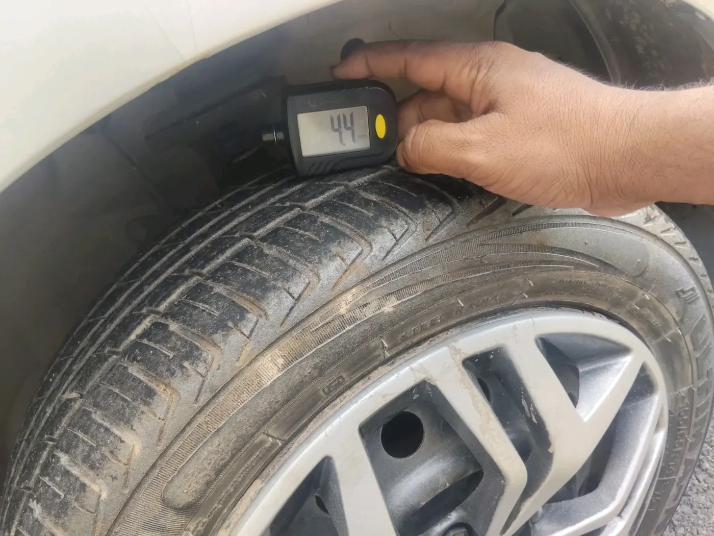 2015 Maruti Wagon R 1.0 VXI AMT, Petrol, Automatic, 45,367 km, tyre