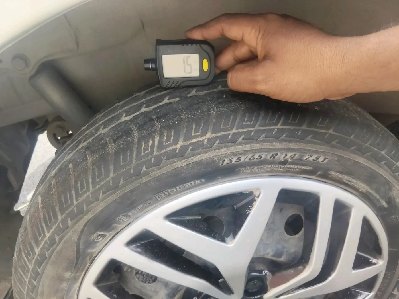 2015 Maruti Wagon R 1.0 VXI AMT, Petrol, Automatic, 45,367 km, tyre
