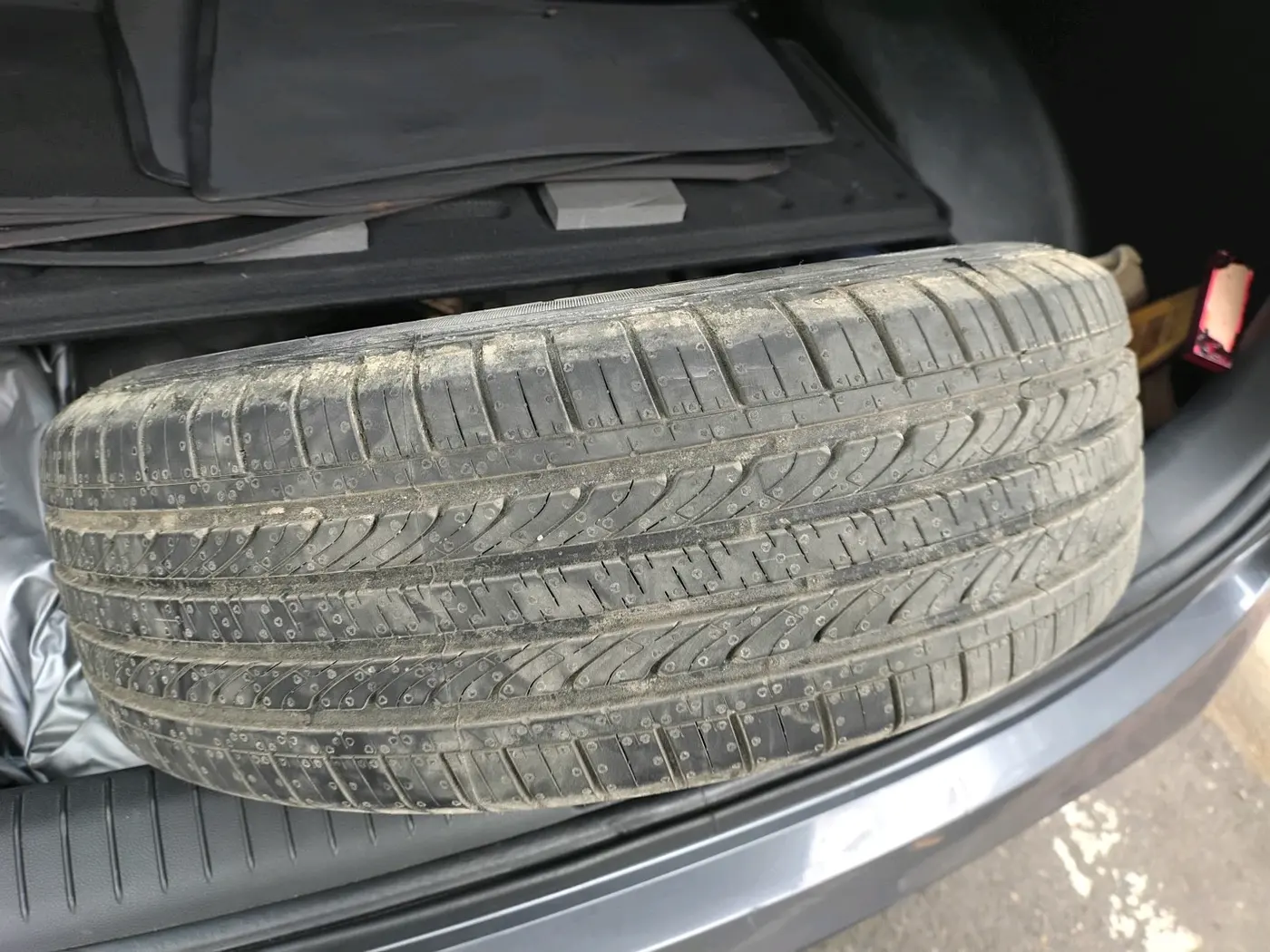 2017 Hyundai Creta E 1.6 PETROL, Petrol, Manual, 99,998 km, tyre