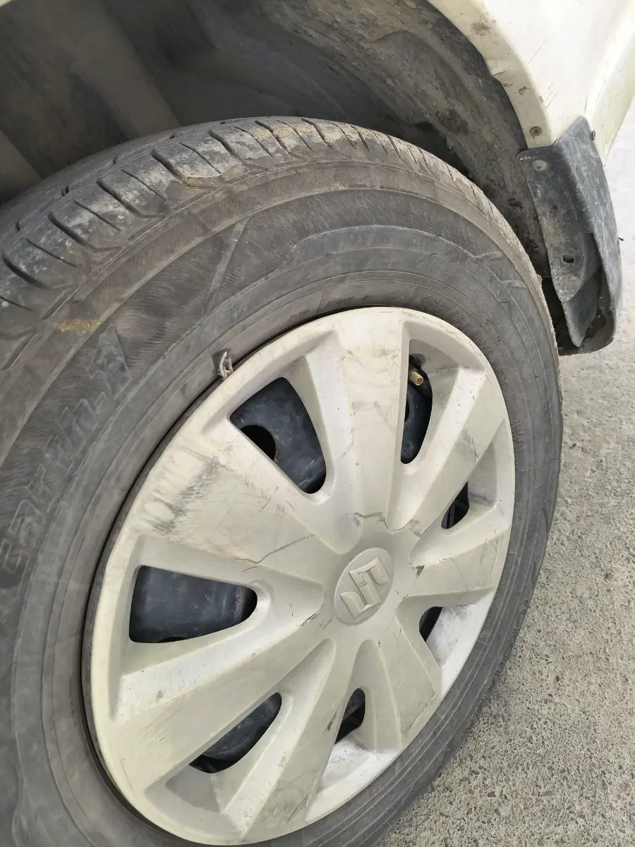 2011 Maruti Swift Dzire VXI, CNG, Manual, 93,026 km, tyre