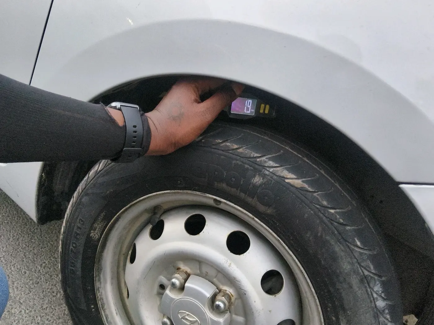 2018 Hyundai Eon ERA +, Petrol, Manual, 37,438 km, tyre