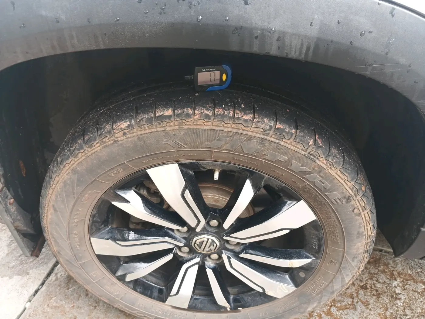 2020 MG HECTOR PLUS SMART 1.5 PETROL TURBO DCT 6-STR, Petrol, Automatic, 41,920 km, tyre
