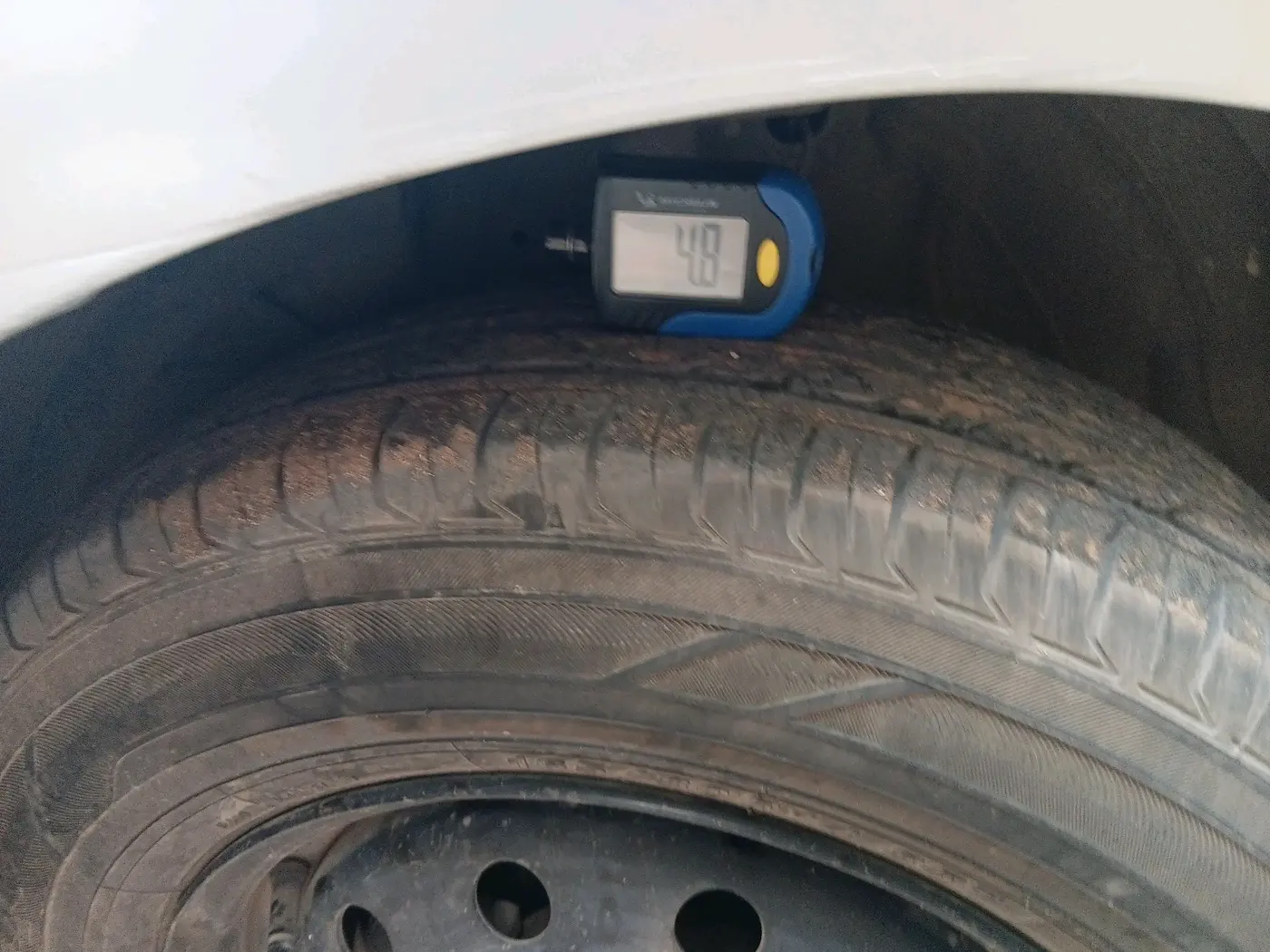 2019 Maruti Swift VXI AMT, Petrol, Automatic, 90,883 km, tyre