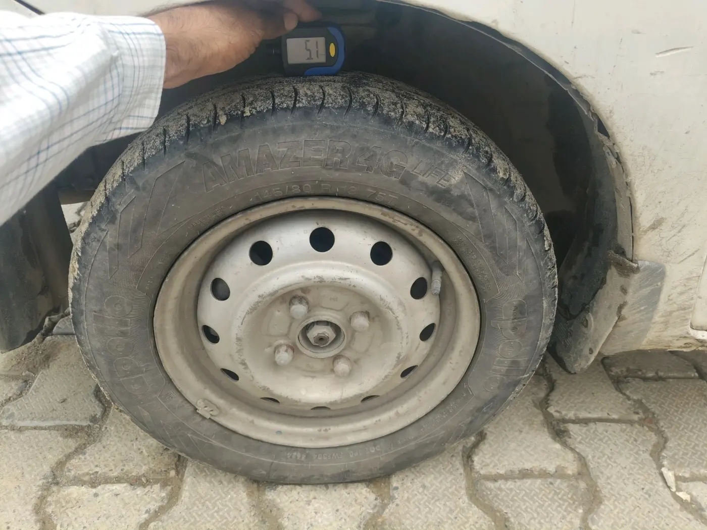 2012 Maruti Wagon R 1.0 LXI CNG, CNG, Manual, 1,97,213 km, tyre