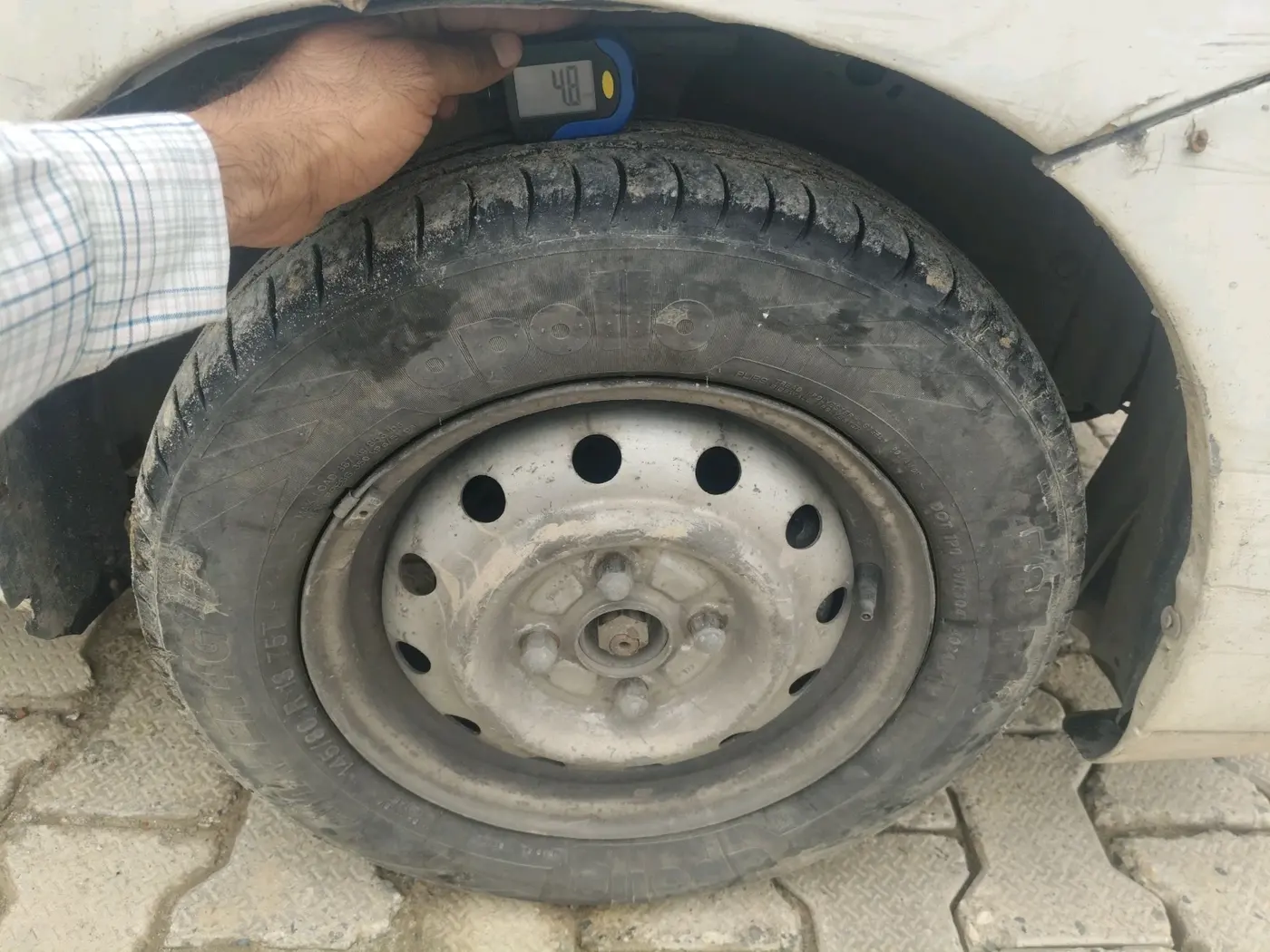2012 Maruti Wagon R 1.0 LXI CNG, CNG, Manual, 1,97,213 km, tyre
