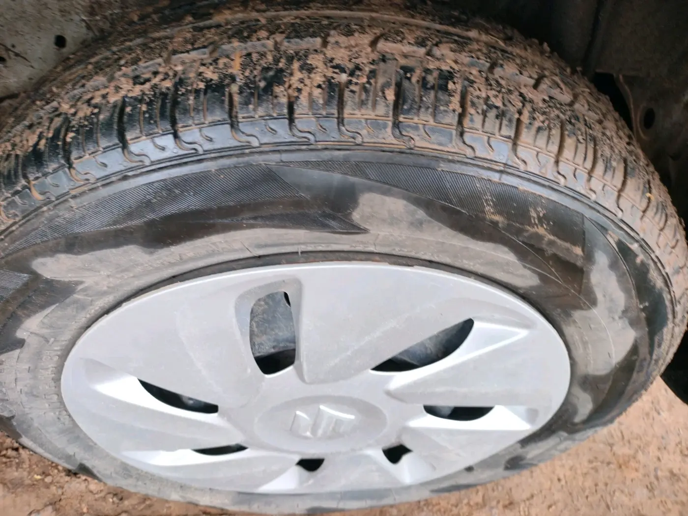2019 Maruti Celerio VXI AMT, CNG, Automatic, 85,111 km, tyre