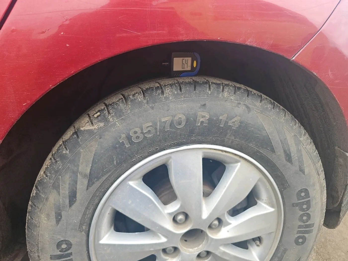 2014 Hyundai i20 SPORTZ 1.4 AT, CNG, Automatic, 63,461 km, tyre