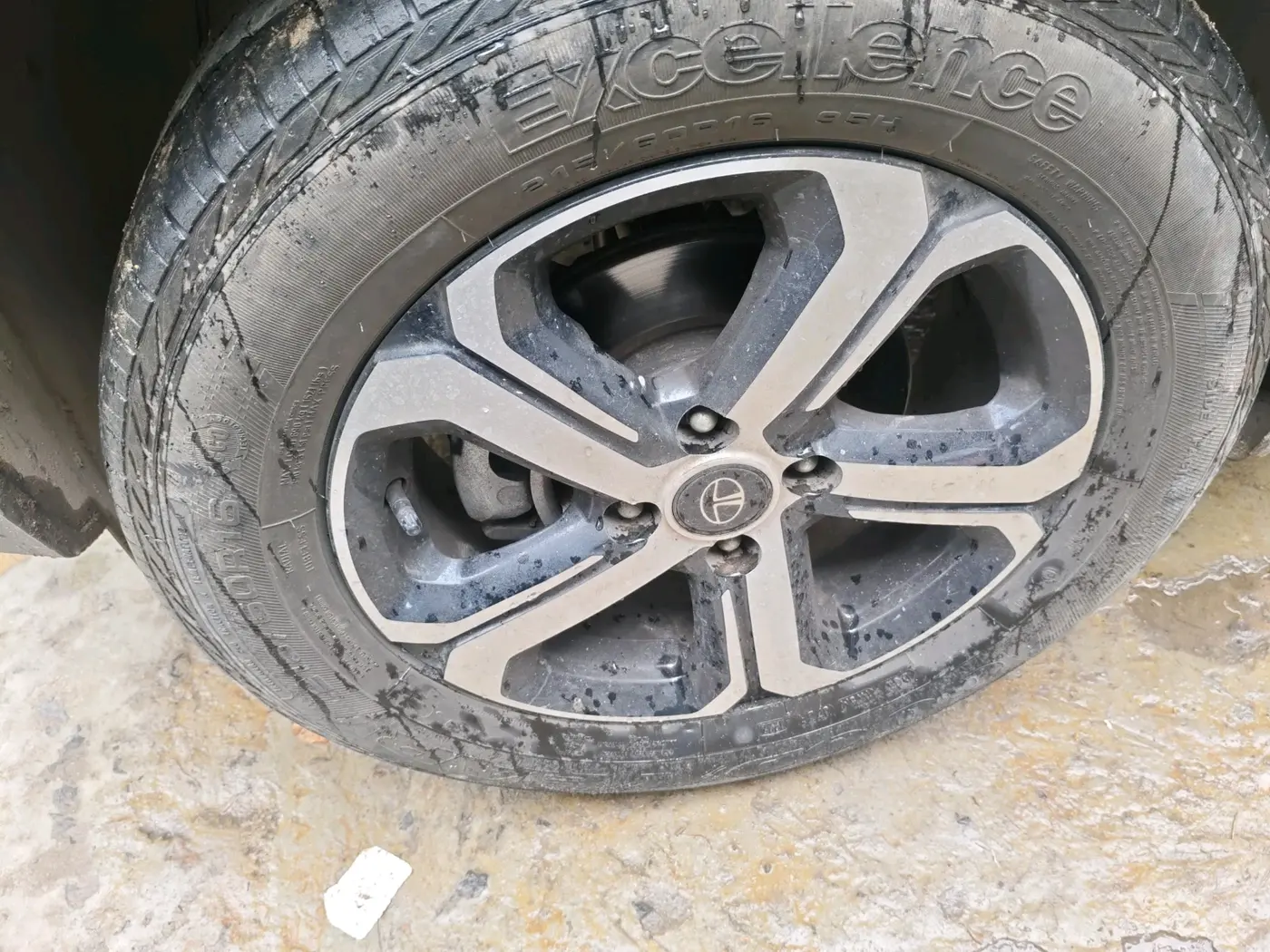 2022 Tata NEXON XZ PETROL, Petrol, Manual, 28,266 km, tyre