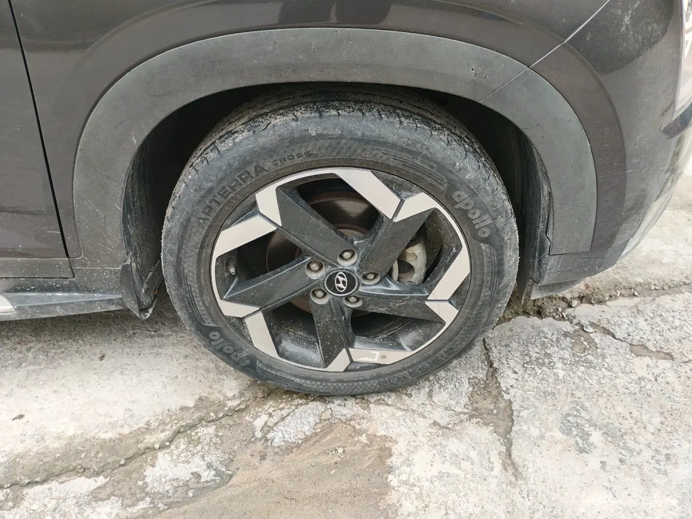 2021 Hyundai ALCAZAR PLATINUM (O) 6STR 2.0 AT, Petrol, Automatic, 44,015 km, tyre