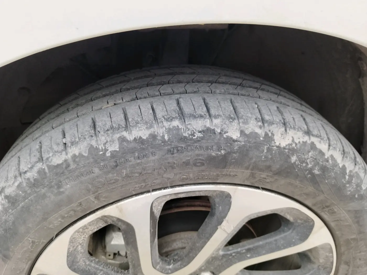 2023 Maruti Baleno ALPHA 1.2 AGS, Petrol, Automatic, 15,457 km, tyre