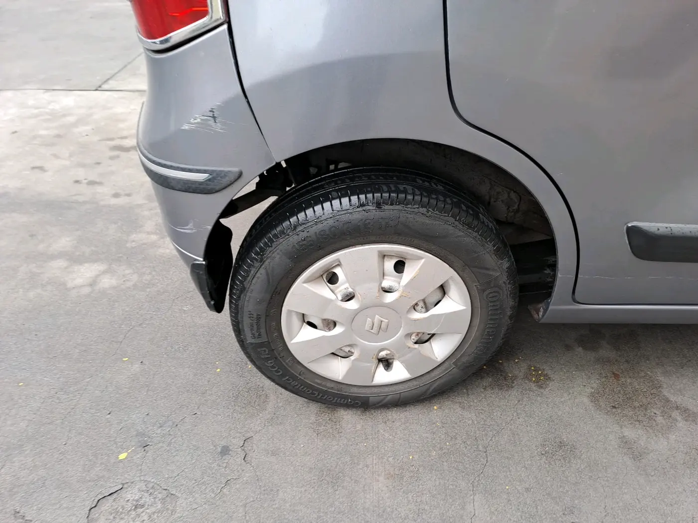 2013 Maruti Wagon R 1.0 LXI, Petrol, Manual, 84,321 km, tyre