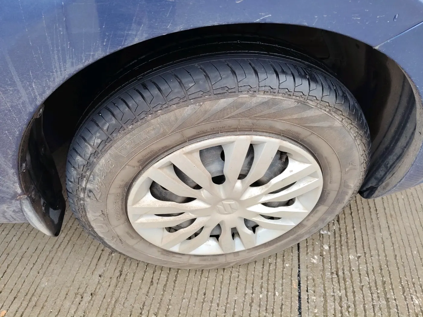 2023 Maruti Dzire VXI AMT, Petrol, Automatic, 24,277 km, tyre