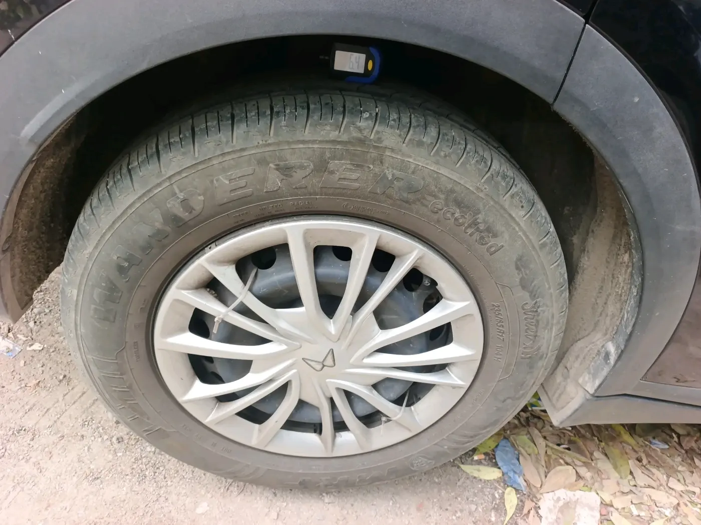 2023 Mahindra XUV700 AX 3 P MT 5 STR, Petrol, Manual, 26,713 km, tyre