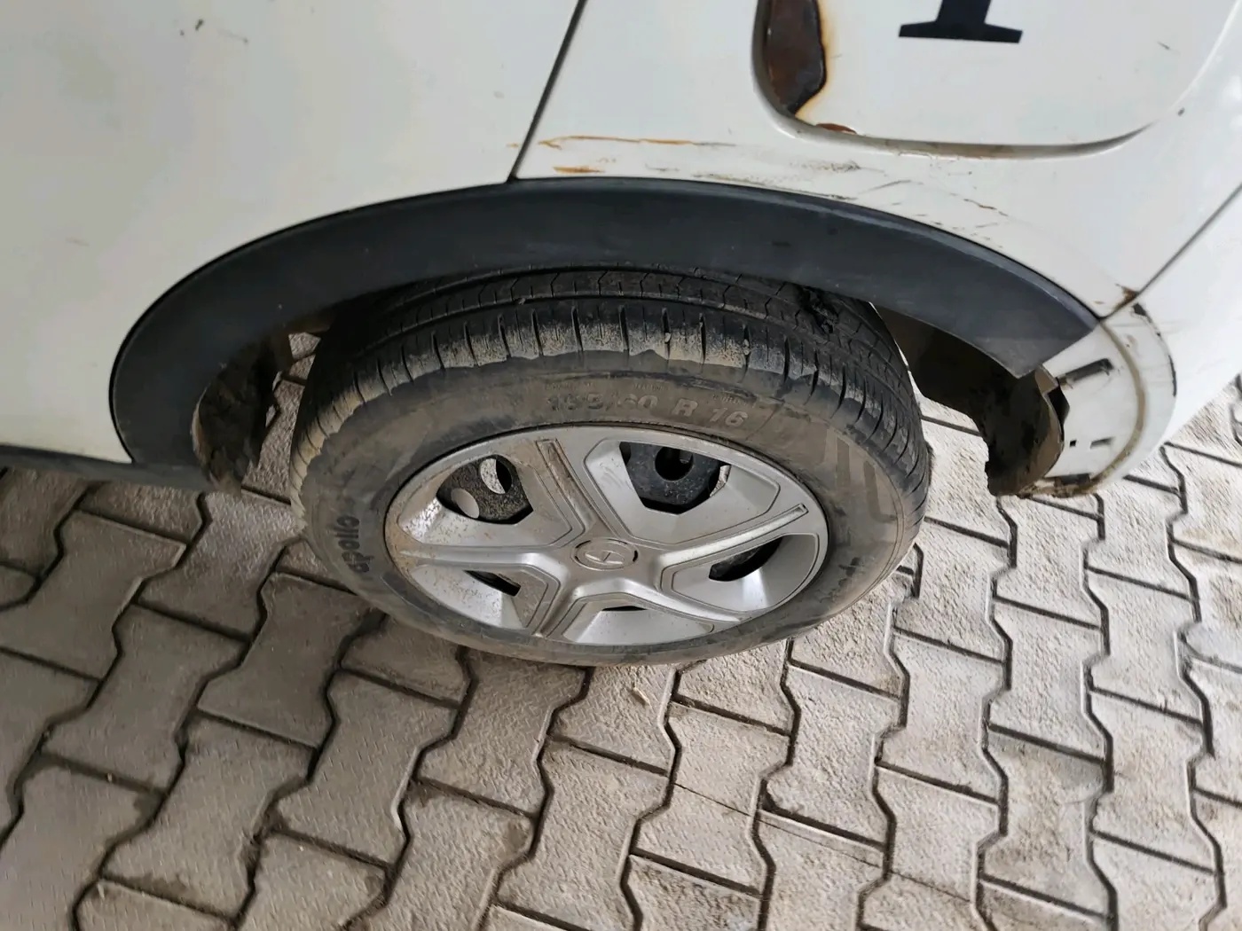 2019 Tata NEXON XM PETROL, Petrol, Manual, 64,479 km, tyre