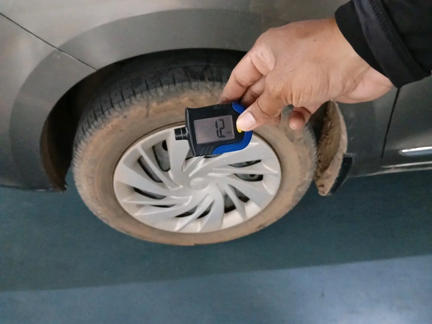 2021 Maruti Ertiga VXI CNG, CNG, Manual, 1,08,120 km, tyre