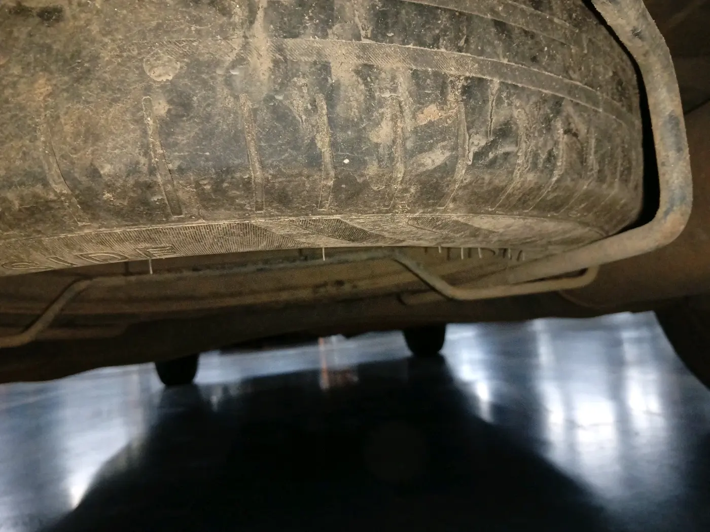 2021 Maruti Ertiga VXI CNG, CNG, Manual, 1,08,120 km, tyre