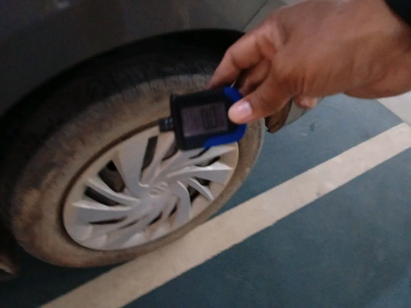 2021 Maruti Ertiga VXI CNG, CNG, Manual, 1,08,120 km, tyre