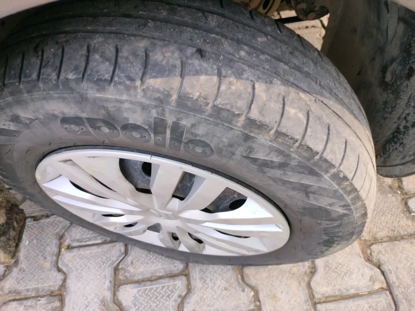 2017 Maruti Dzire VDI AMT, Diesel, Automatic, 73,508 km, tyre