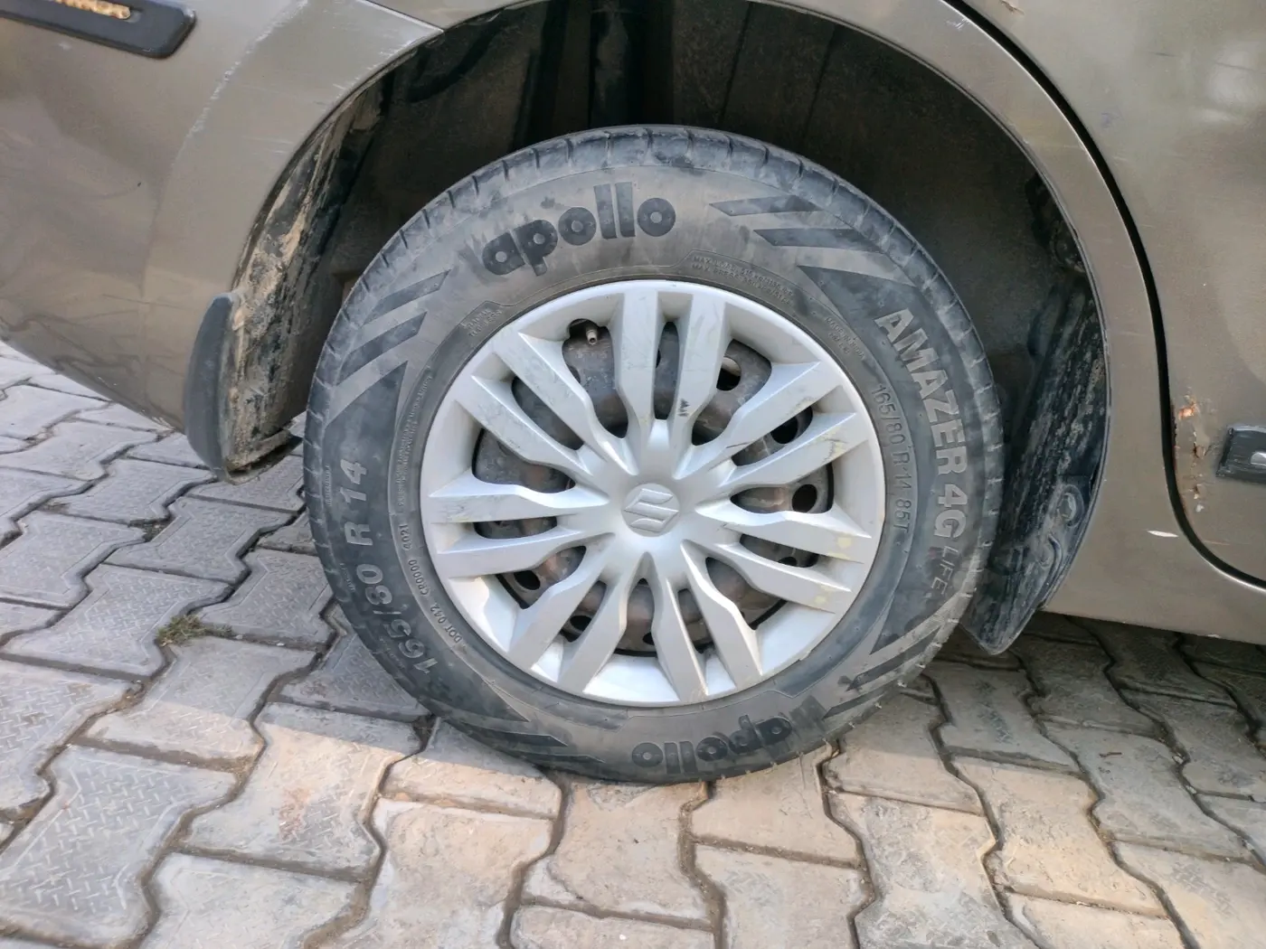 2017 Maruti Dzire VDI AMT, Diesel, Automatic, 73,508 km, tyre
