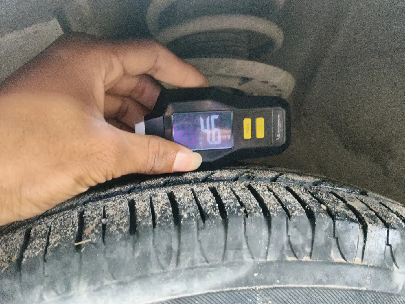 2016 Mahindra Kuv100 K6 6 STR, CNG, Manual, 1,13,743 km, tyre