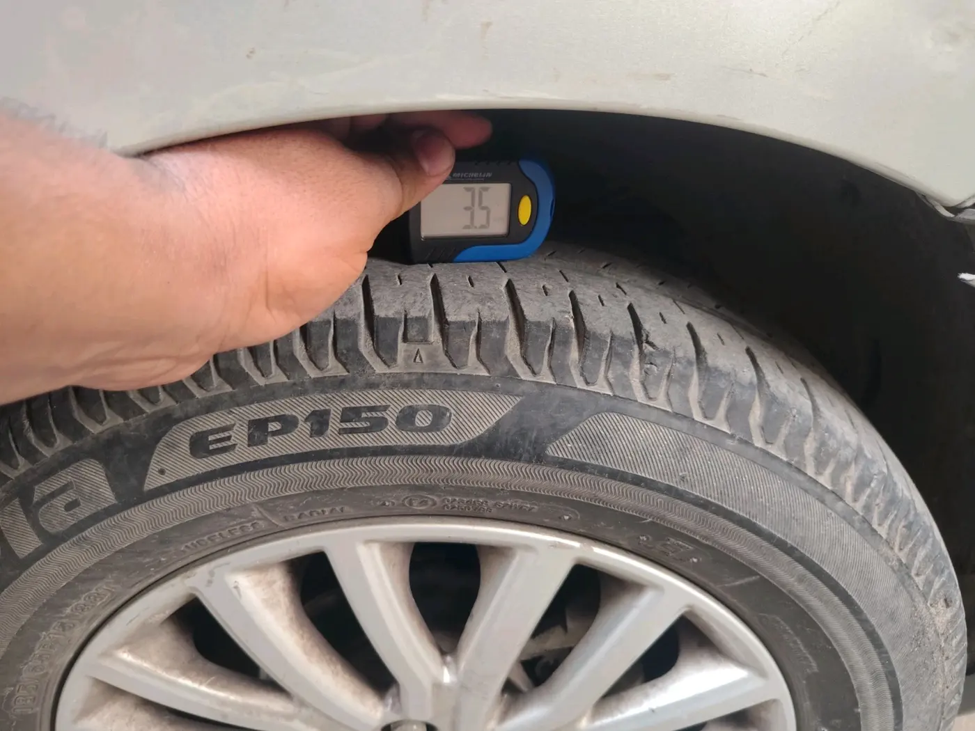 2018 Maruti Dzire ZXI, Petrol, Manual, 57,144 km, tyre