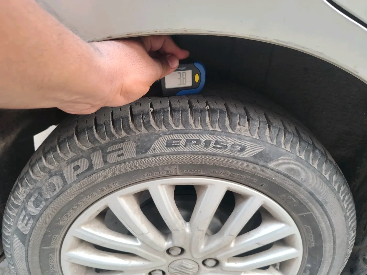 2018 Maruti Dzire ZXI, Petrol, Manual, 57,144 km, tyre