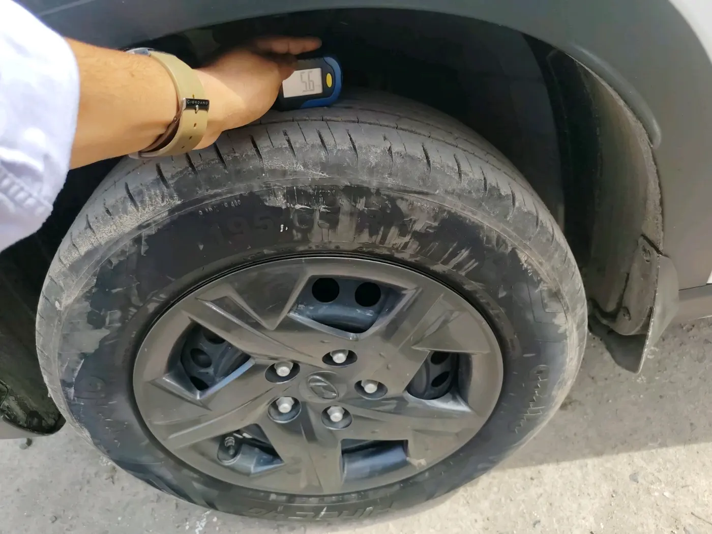 2024 Hyundai VENUE S(O) 1.2, Petrol, Manual, 15,717 km, tyre