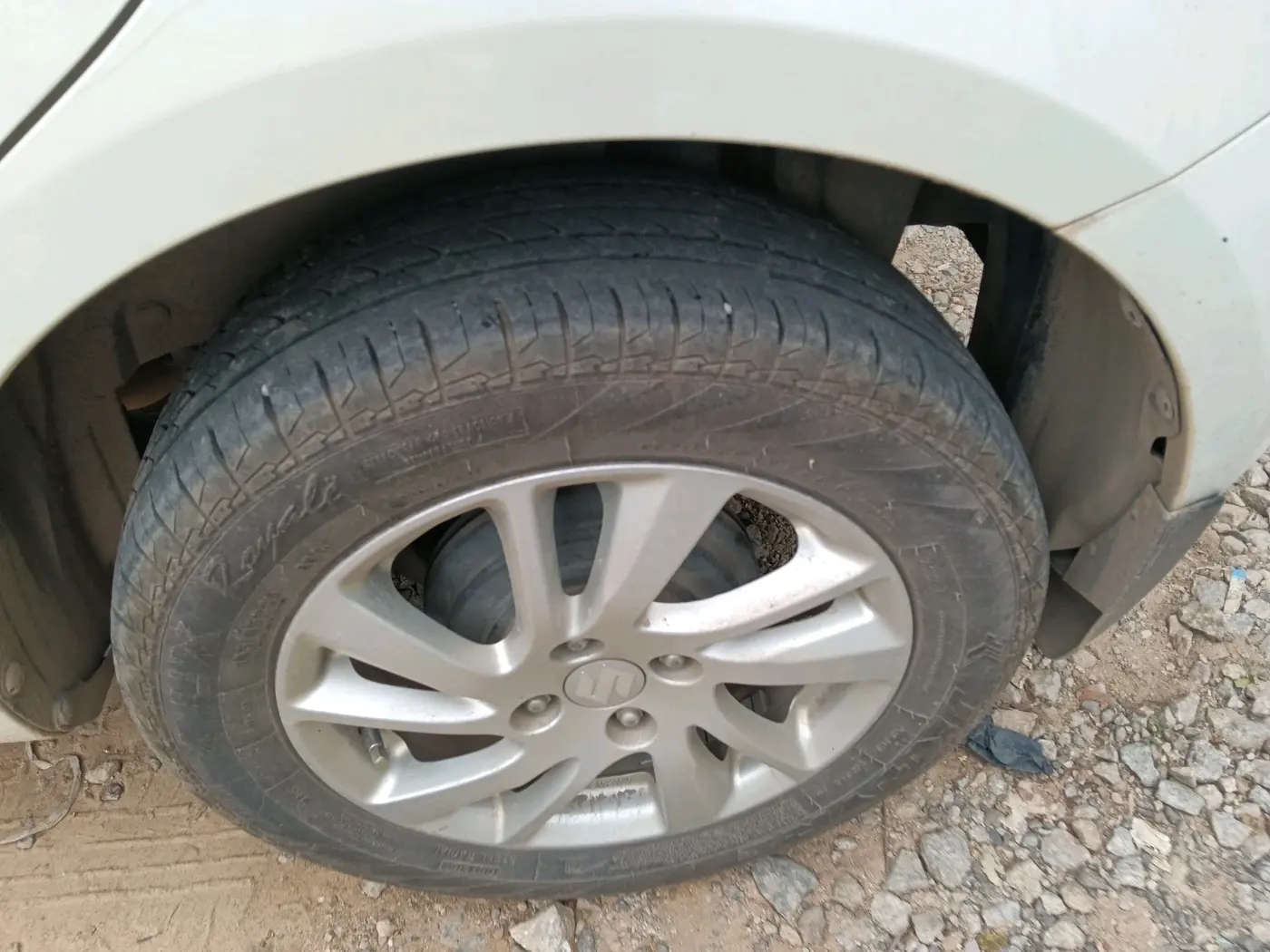 2011 Maruti Swift ZXI, Petrol, Manual, 97,804 km, tyre
