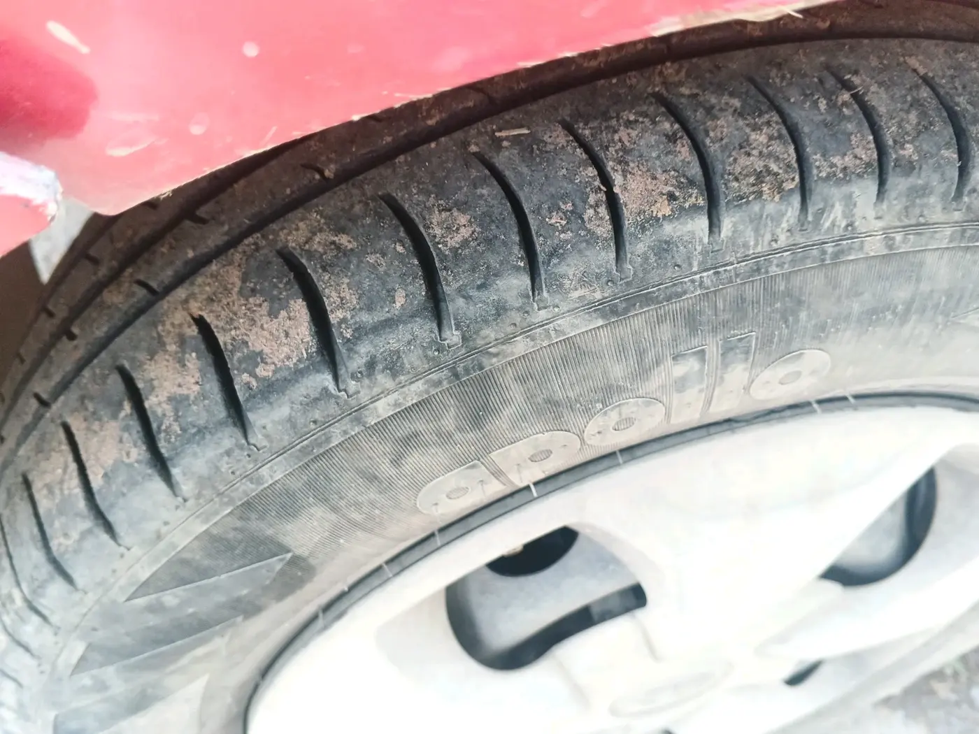 2021 Tata Tiago XT CNG, CNG, Manual, 1,34,014 km, tyre