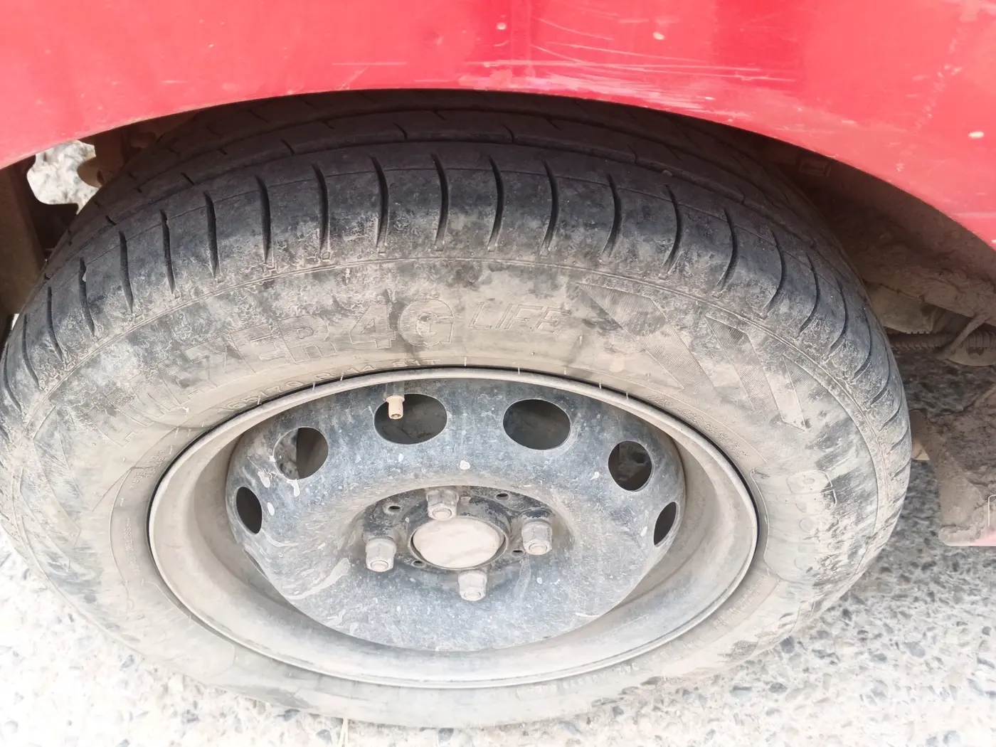 2021 Tata Tiago XT CNG, CNG, Manual, 1,34,014 km, tyre