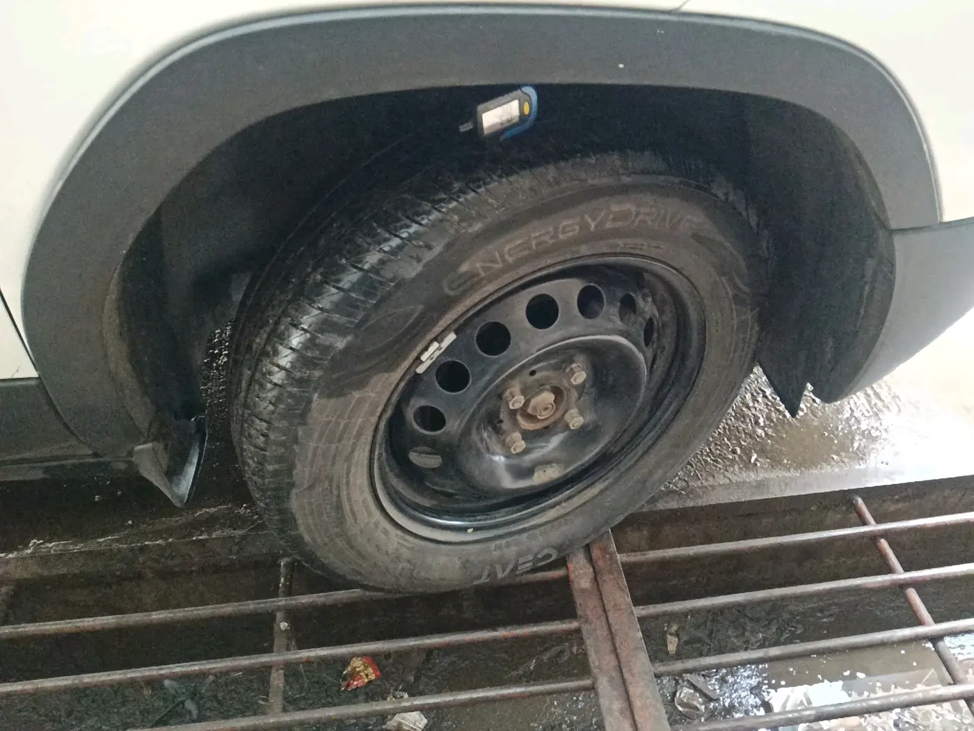 2024 Tata PUNCH ADVENTURE RHYTHM CNG, CNG, Manual, 29,790 km, tyre