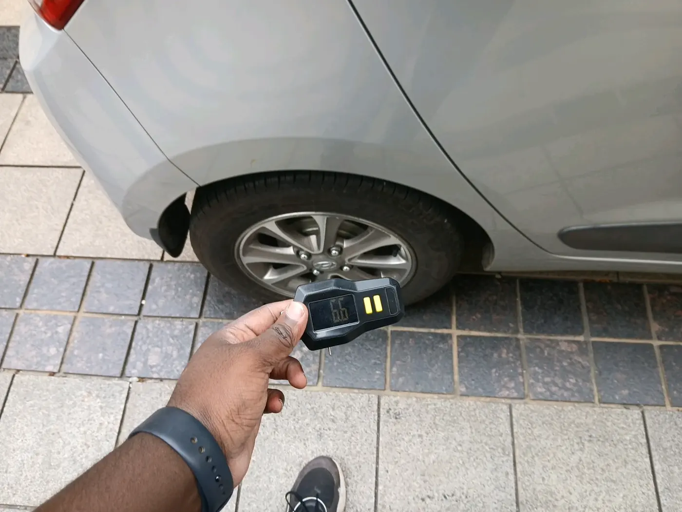 2016 Hyundai Grand i10 ASTA (O) AT 1.2 KAPPA VTVT, Petrol, Automatic, 50,257 km, tyre