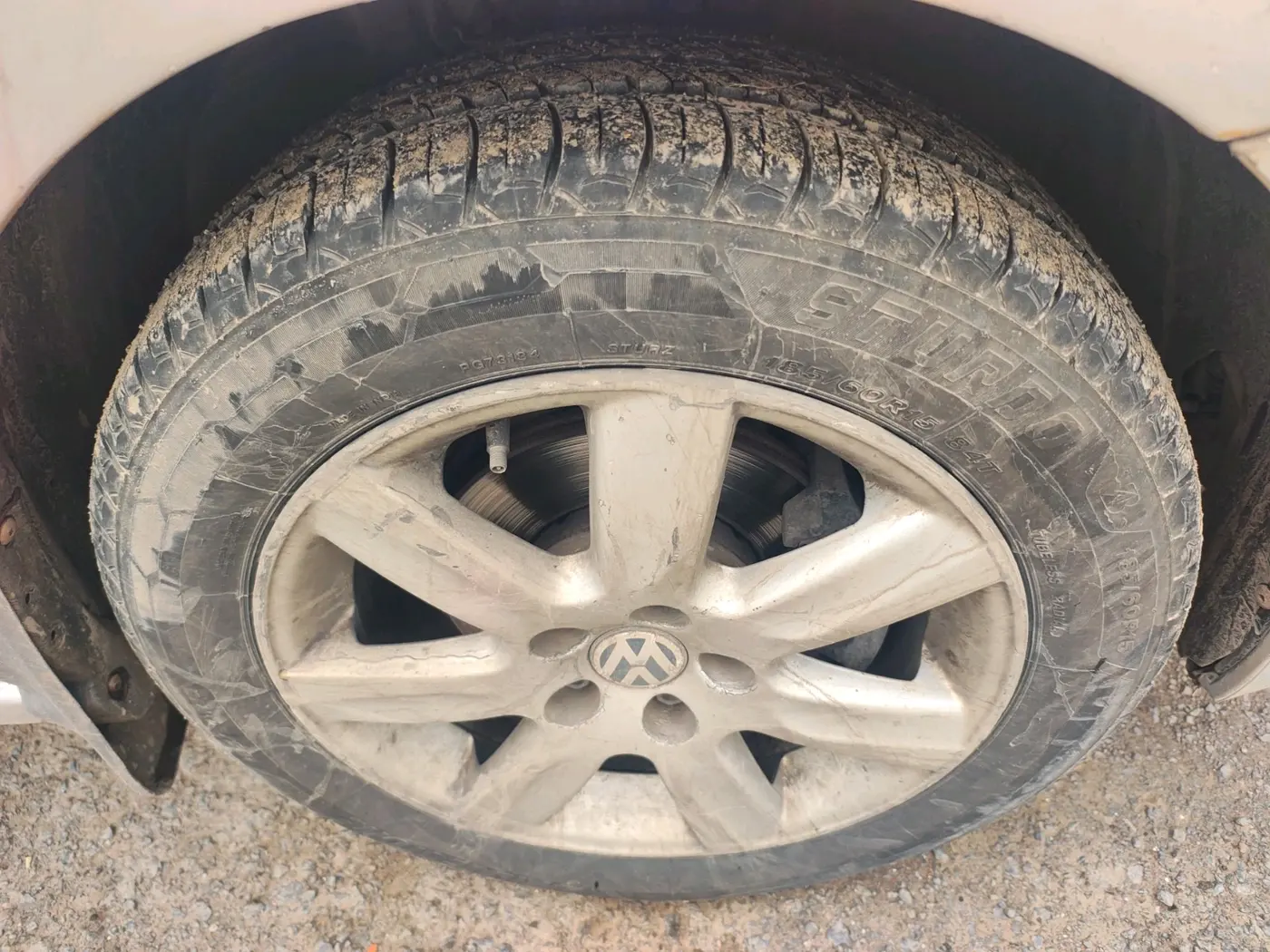 2011 Volkswagen Vento HIGHLINE DIESEL 1.6, Diesel, Manual, 1,29,303 km, tyre