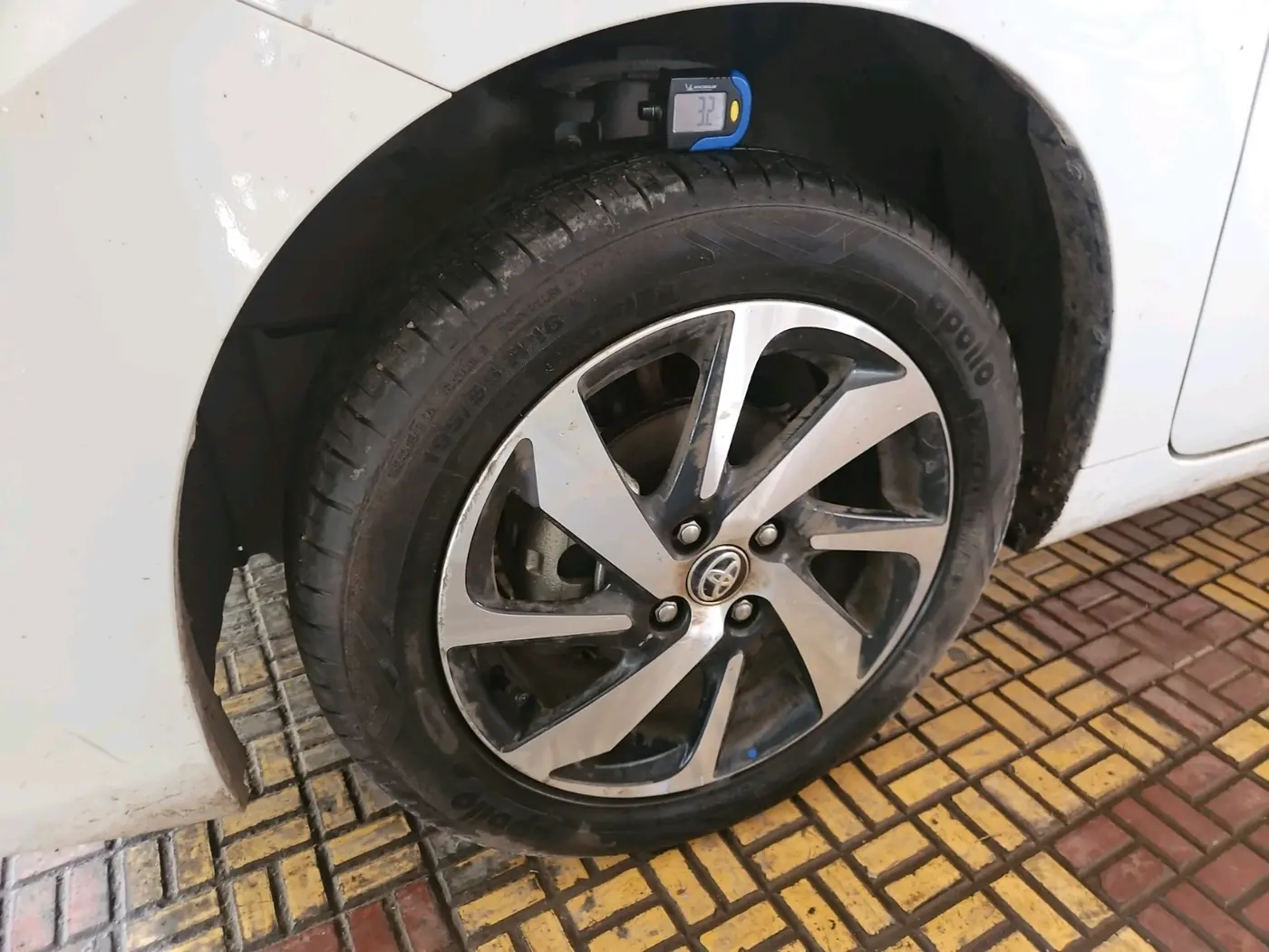 2023 Toyota Glanza G AMT, Petrol, Automatic, 28,636 km, tyre