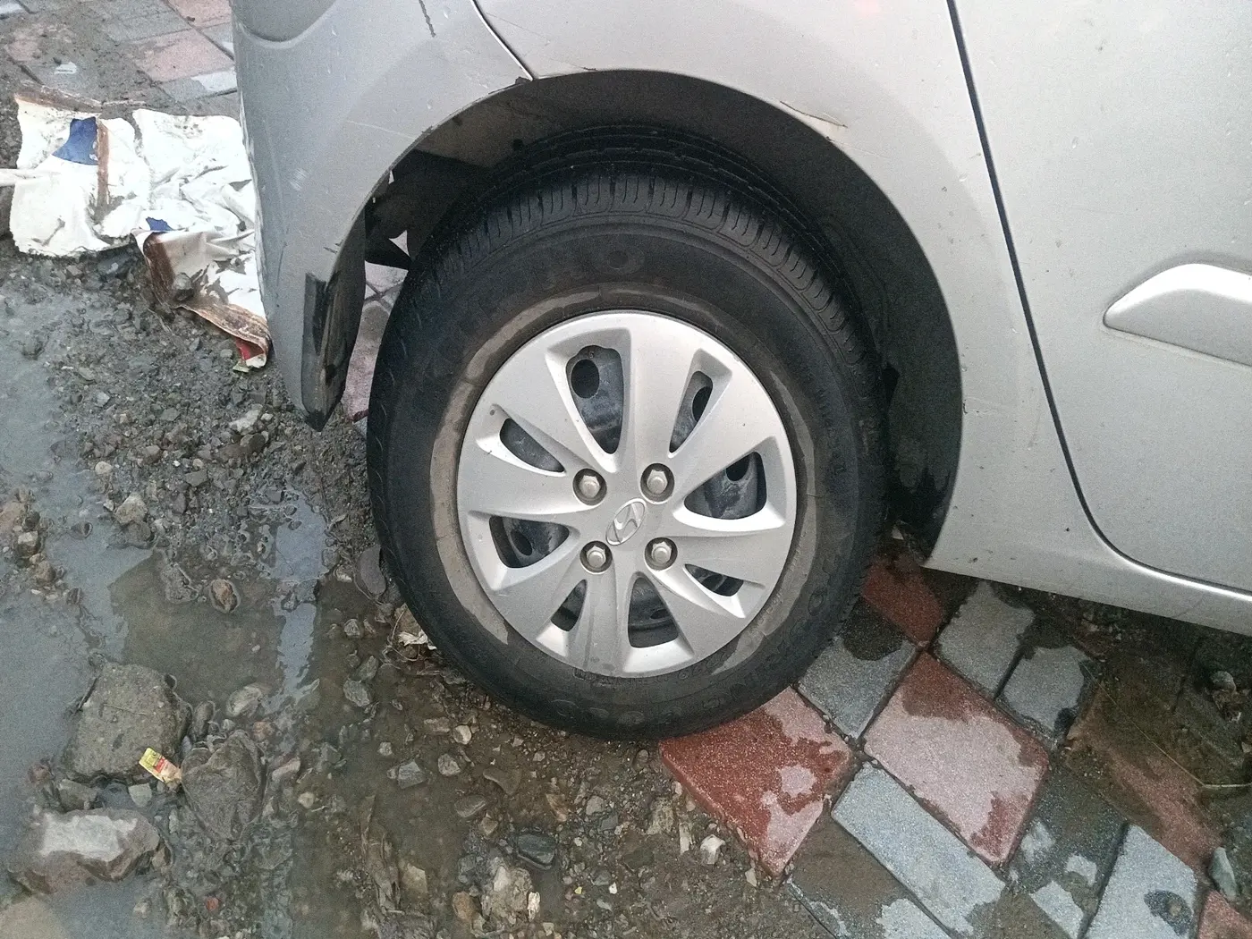 2011 Hyundai i10 SPORTZ 1.2, Petrol, Manual, 38,926 km, tyre