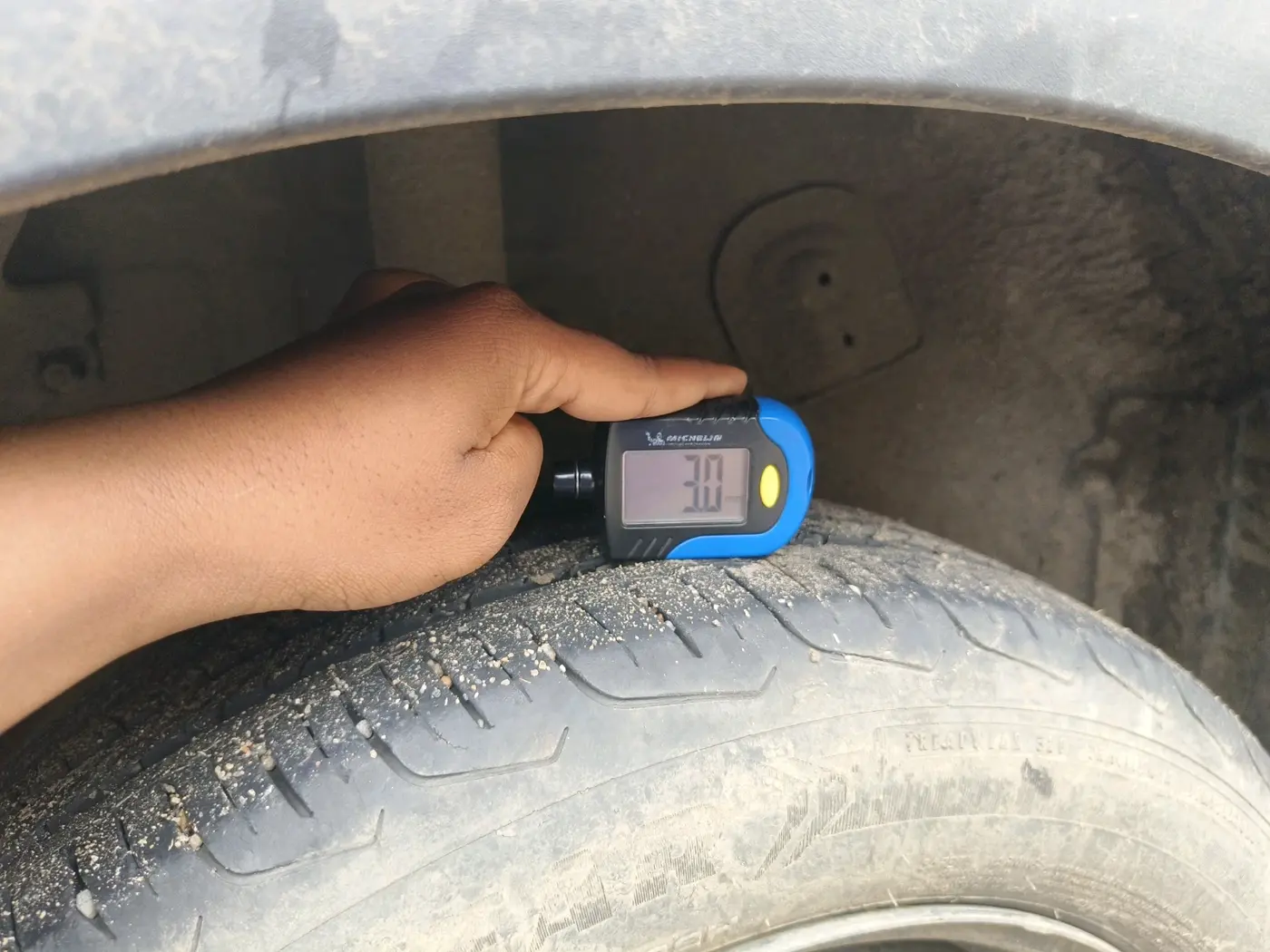 2023 Tata NEXON SMART 1.2 PETROL, Petrol, Manual, 22,570 km, tyre