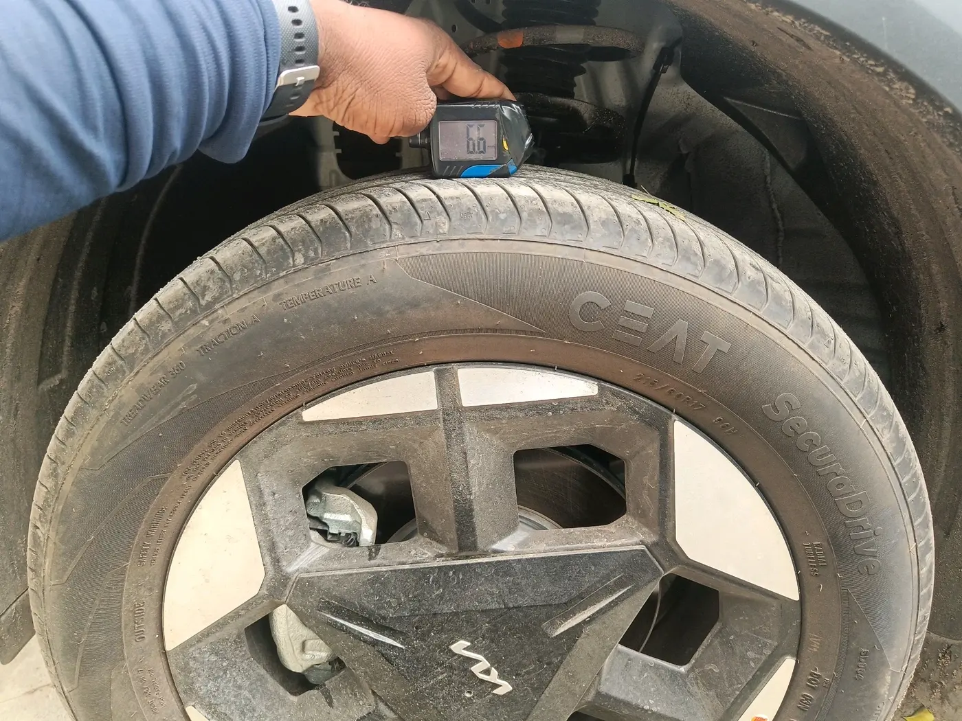 2026 KIA SELTOS HTK (O) 1.5L Petrol IVT, Petrol, Automatic, 1,543 km, tyre