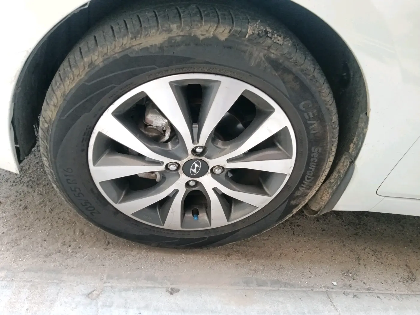 2015 Hyundai Verna FLUIDIC 1.6 CRDI SX 4S, Diesel, Manual, 69,751 km, tyre