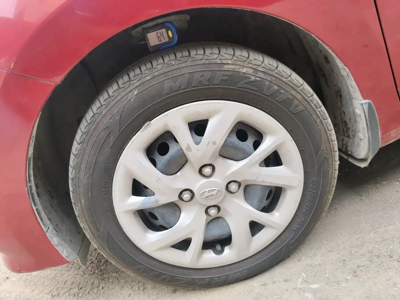 2018 Hyundai Grand i10 MAGNA AT 1.2 KAPPA VTVT, Petrol, Automatic, 27,491 km, tyre
