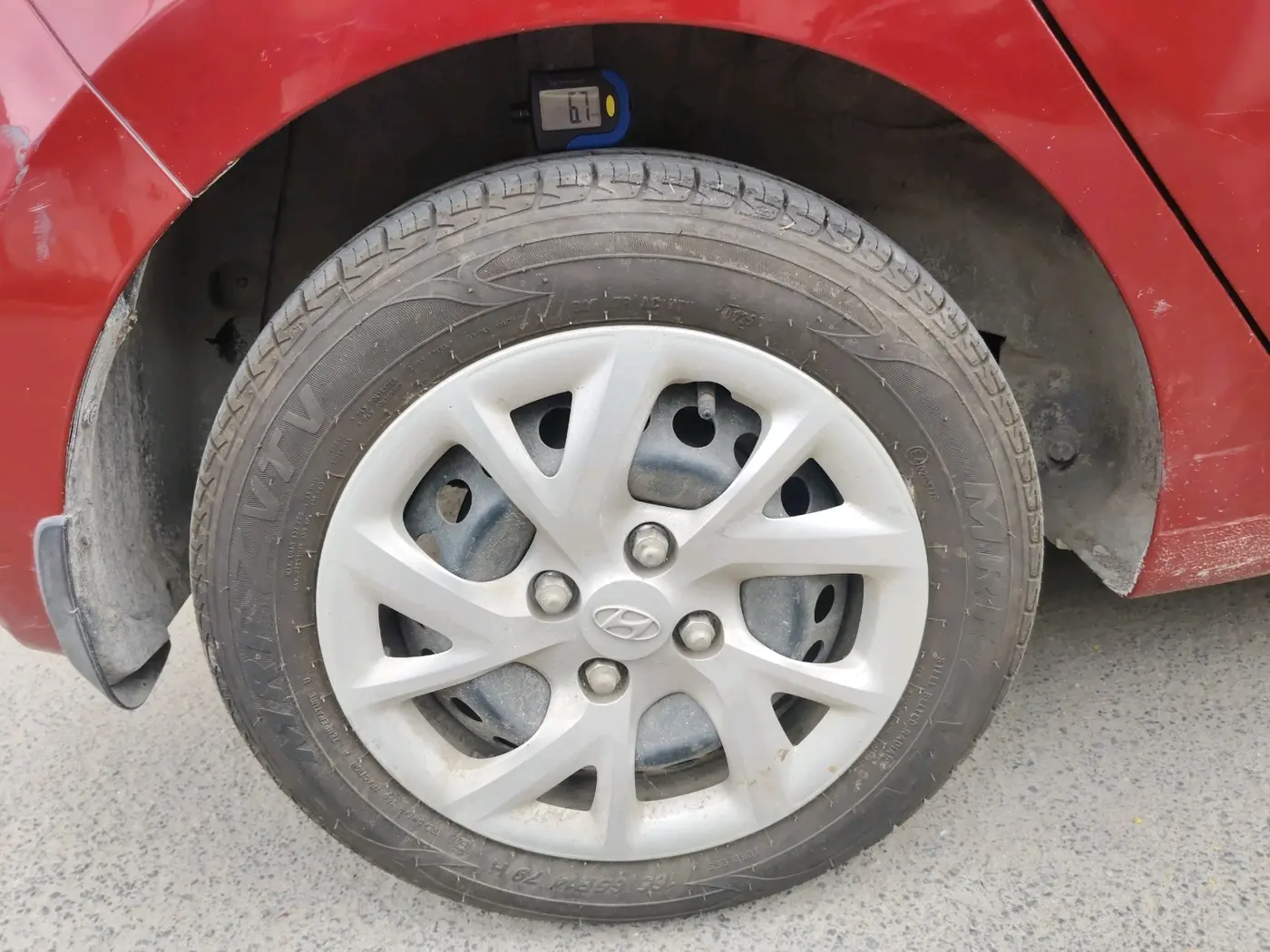 2018 Hyundai Grand i10 MAGNA AT 1.2 KAPPA VTVT, Petrol, Automatic, 27,491 km, tyre