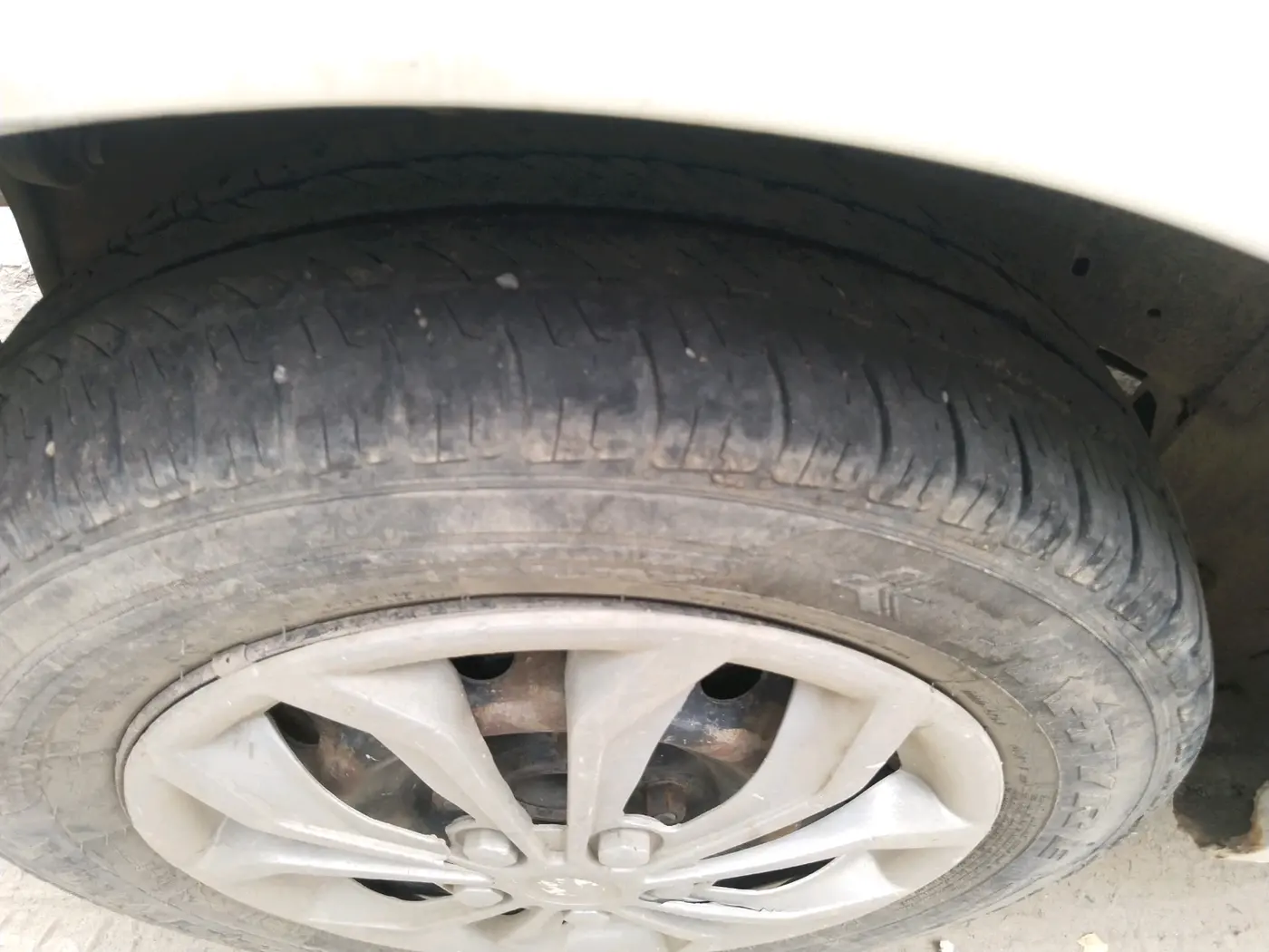 2015 Maruti Celerio VXI CNG, CNG, Manual, 1,06,430 km, tyre