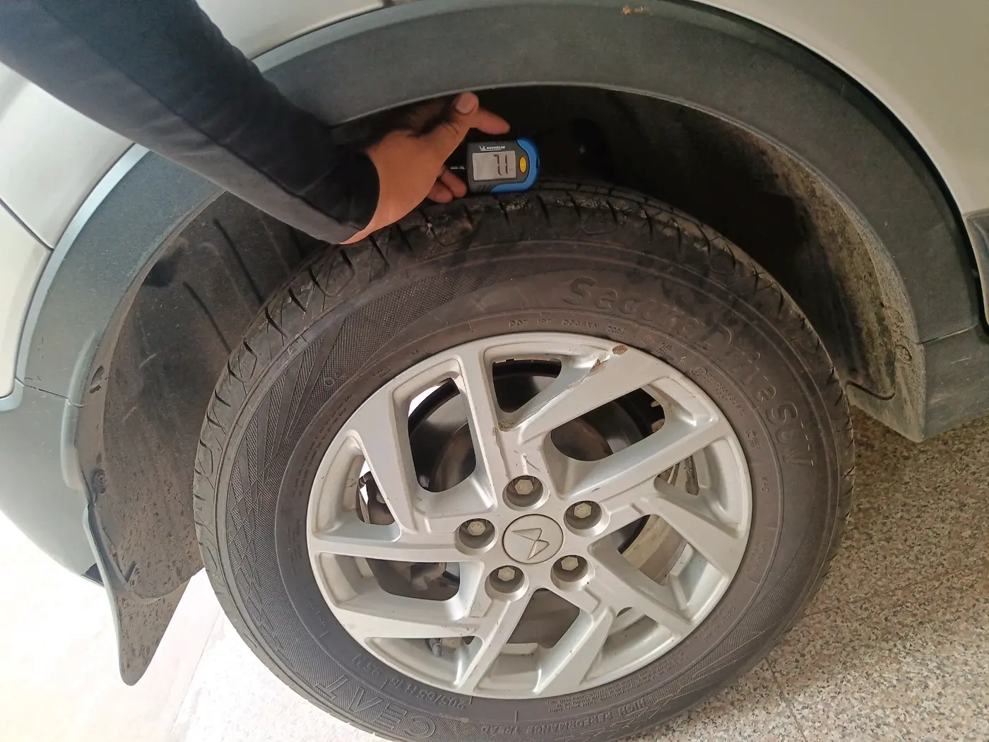 2023 Mahindra XUV300 W8 1.5 DIESEL, Diesel, Manual, 61,432 km, tyre