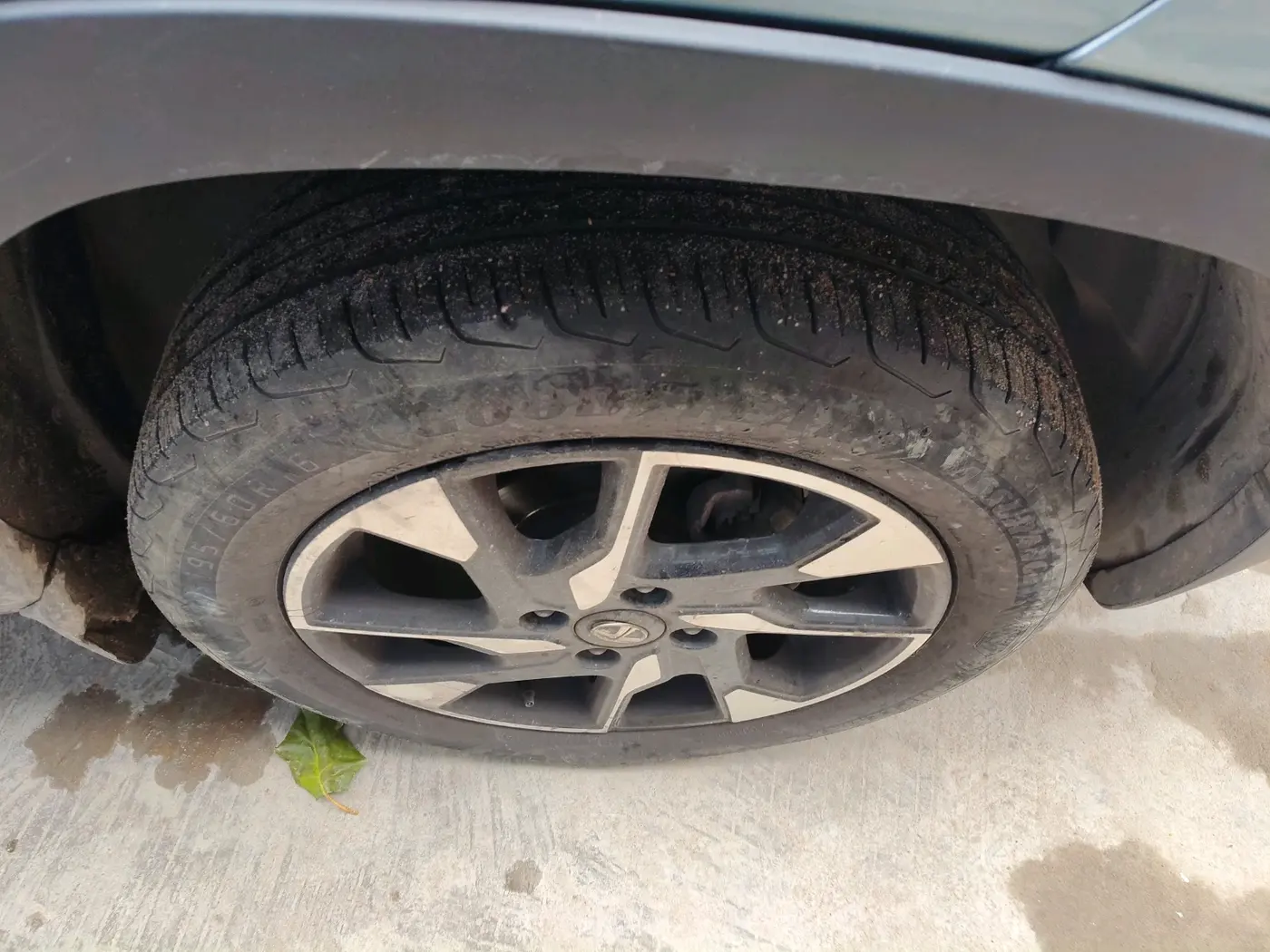 2022 Tata PUNCH CREATIVE  MT, Petrol, Manual, 85,712 km, tyre