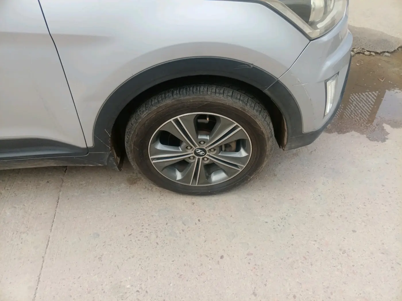 2016 Hyundai Creta SX PLUS AT 1.6 PETROL, CNG, Automatic, 1,74,480 km, tyre