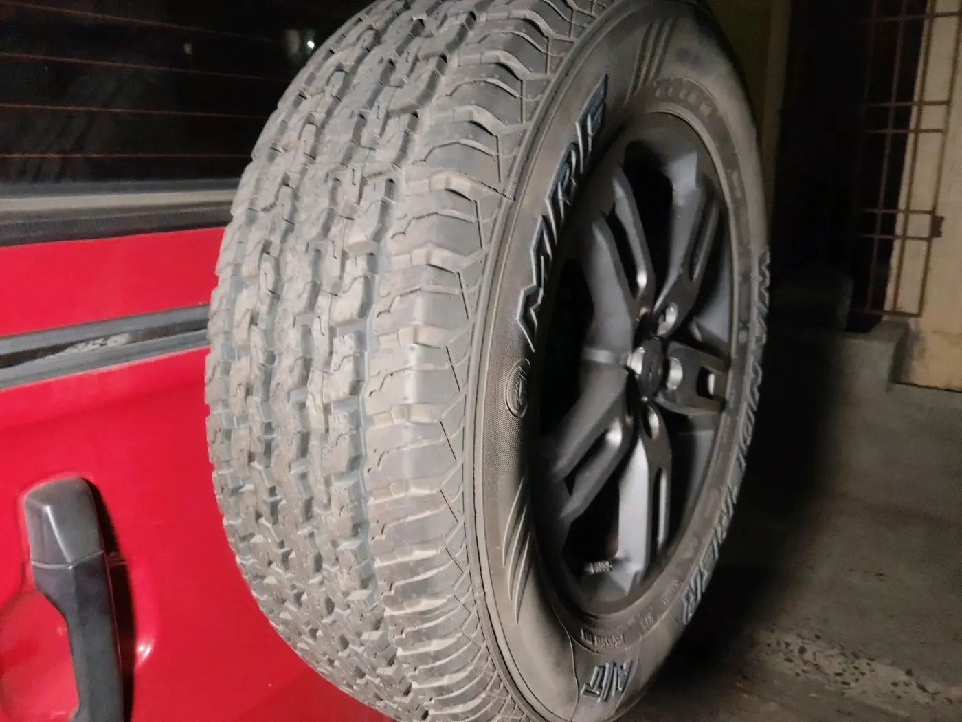 2021 Mahindra Thar LX PETROL HT 4WD AT, Petrol, Automatic, 65,537 km, tyre