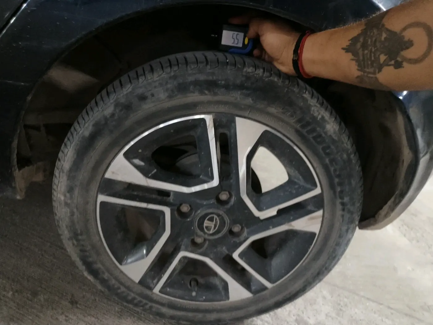 2022 Tata Tiago XZA PLUS PETROL, Petrol, Automatic, 25,569 km, tyre