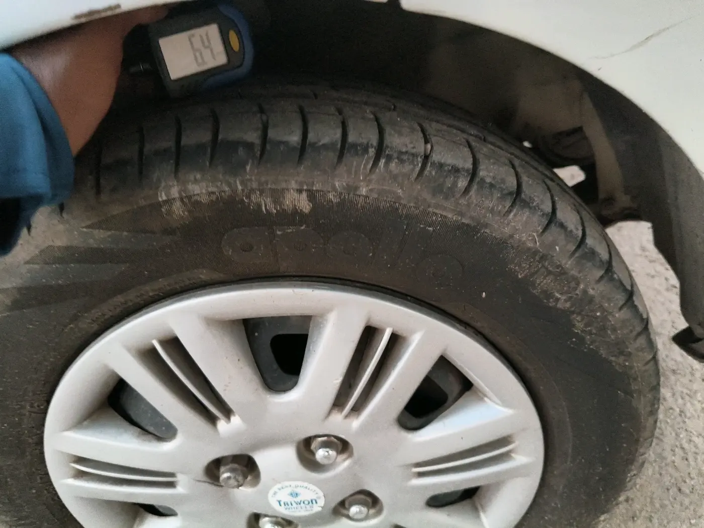 2013 Hyundai Santro Xing GL PLUS, CNG, Manual, 1,48,955 km, tyre