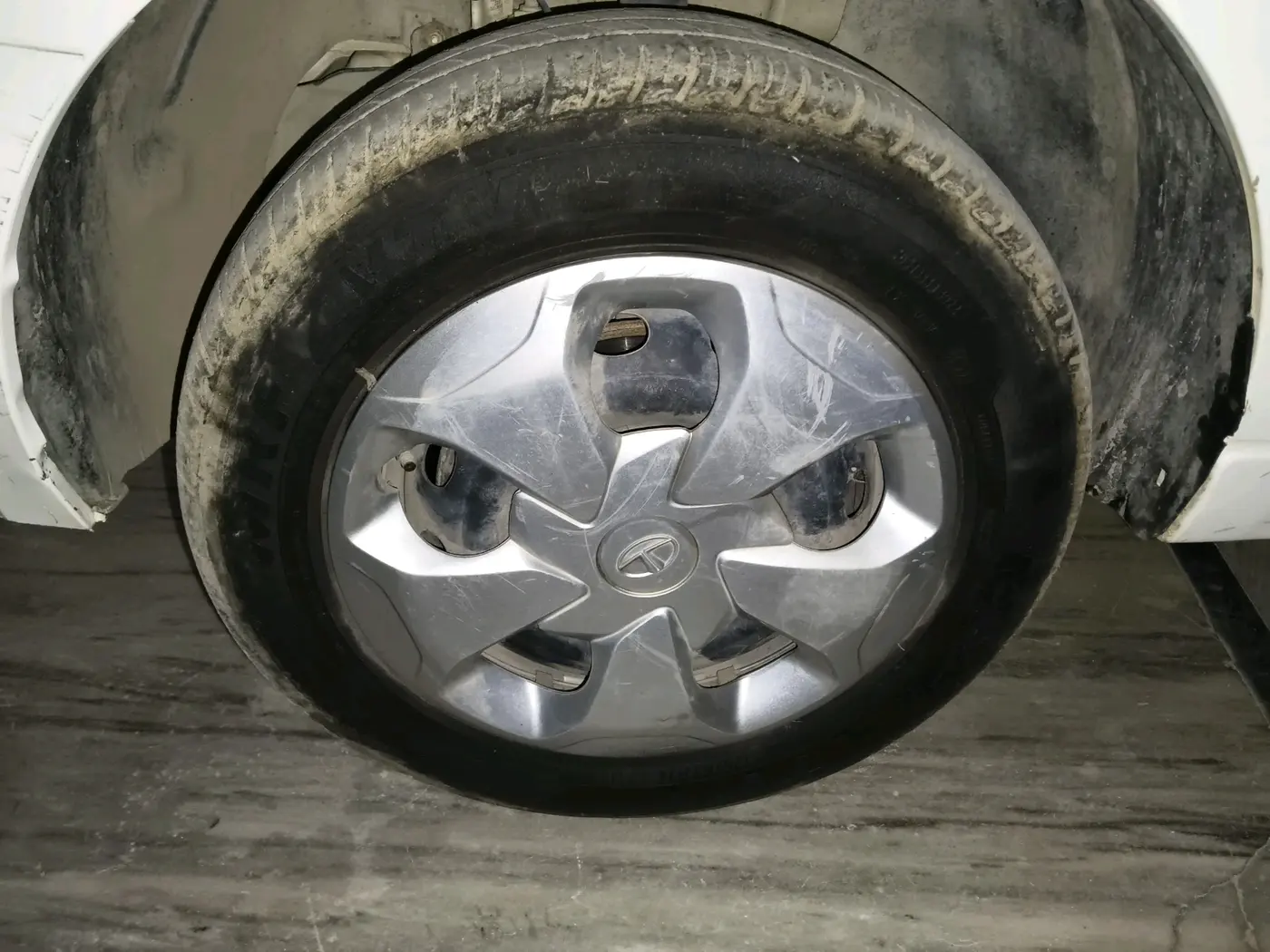 2023 Tata TIGOR XZ CNG, CNG, Manual, 31,590 km, tyre
