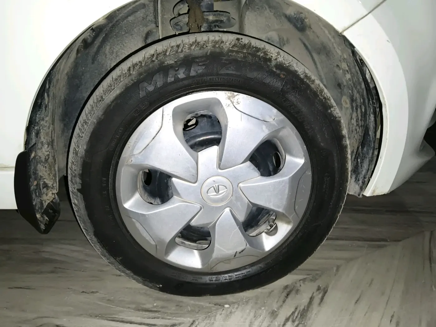 2023 Tata TIGOR XZ CNG, CNG, Manual, 31,590 km, tyre